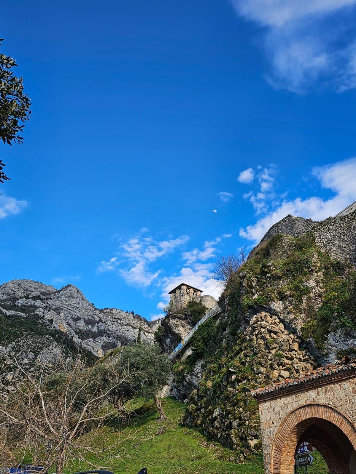Krujë Castle - Inside,Voga Guesthause酒店 外观 照片